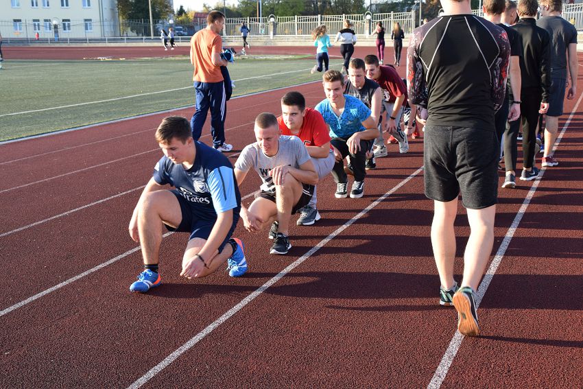 Спортивный способ. Бег на выносливость в легкой атлетике. Физическая подготовка легкоатлетов. Легкая атлетика в 2000. Общая физическая подготовка.